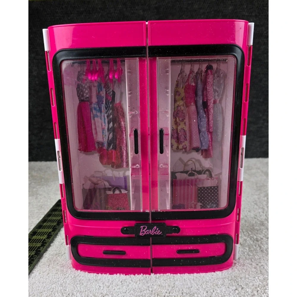 Barbie Fashionistas Ultimate Closet Pink Portable Storage Case 2015 DMT57